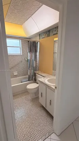 322 Piedmont G Delray Beach FL 33484