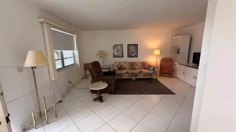 322 Piedmont G Delray Beach FL 33484