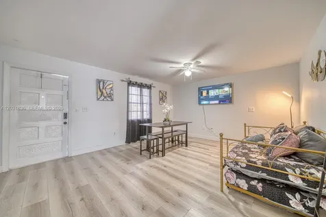 7622 SW 21st Street Miami FL 33155