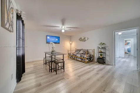 7622 SW 21st Street Miami FL 33155