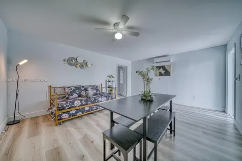 7622 SW 21st Street Miami FL 33155
