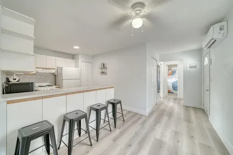 7622 SW 21st Street Miami FL 33155