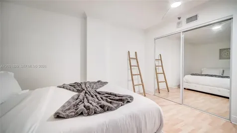 2401 Collins Avenue Miami Beach FL 33140