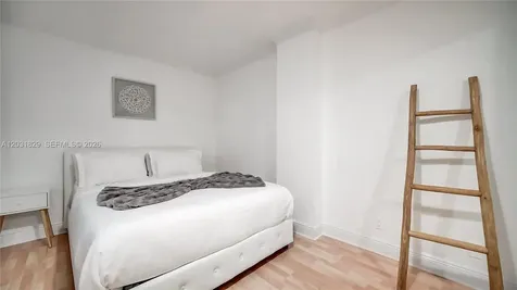 2401 Collins Avenue Miami Beach FL 33140