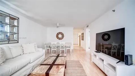 2401 Collins Avenue Miami Beach FL 33140