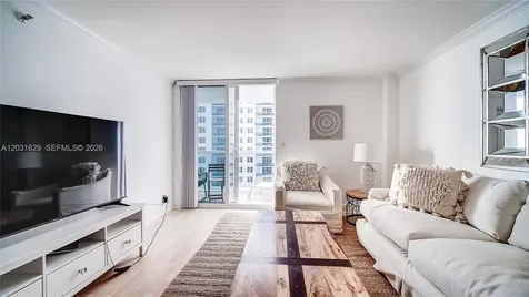 2401 Collins Avenue Miami Beach FL 33140