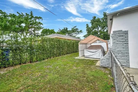 600 NW 34th Avenue Miami FL 33125