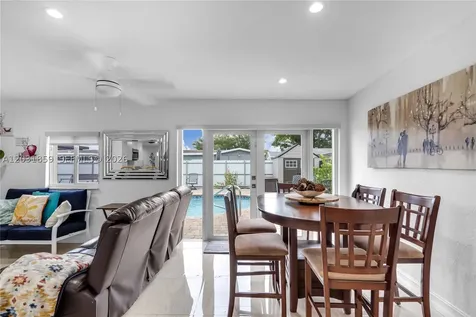 9770 NW 25th Street Sunrise FL 33322