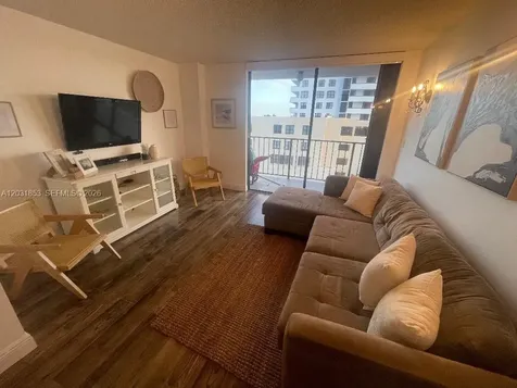 2625 Collins Avenue Miami Beach FL 33140