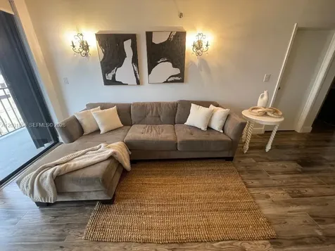 2625 Collins Avenue Miami Beach FL 33140