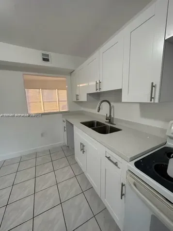 3904 SW 58th Avenue West Park FL 33023