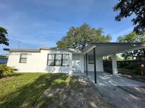 3904 SW 58th Avenue West Park FL 33023