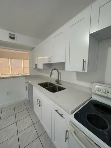 3904 SW 58th Avenue West Park FL 33023