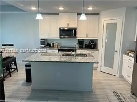 4211 NE 19th Avenue Cape Coral FL 33909