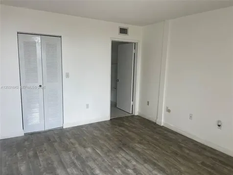 8321 NW 7th Street Miami FL 33126