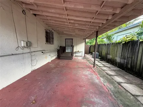 6318 SW 27th Street Miami FL 33155