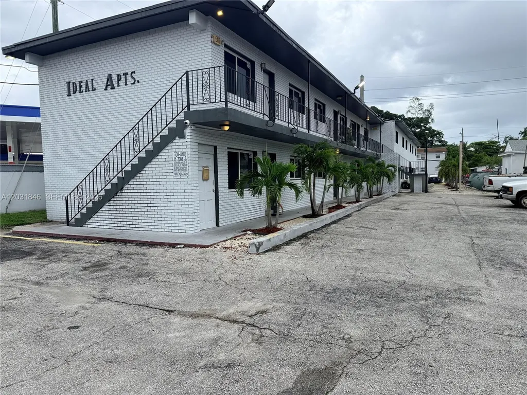7824 NW 5th Court Miami FL 33150