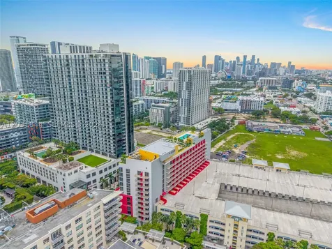 90 NE 32 Miami FL 33137