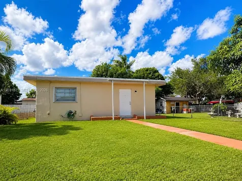 8935 SW 28th Street Miami FL 33165