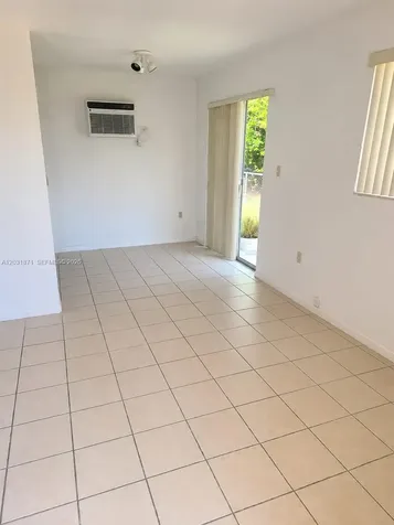 8935 SW 28th Street Miami FL 33165