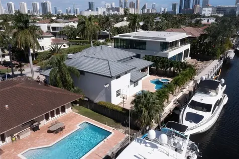 2940 NE 164th Street North Miami Beach FL 33160
