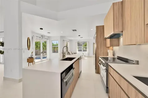 2940 NE 164th Street North Miami Beach FL 33160
