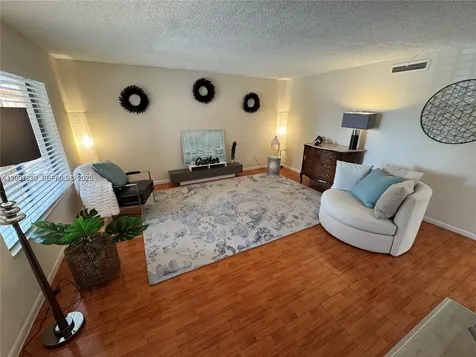 6900 SW 39th Street Davie FL 33314