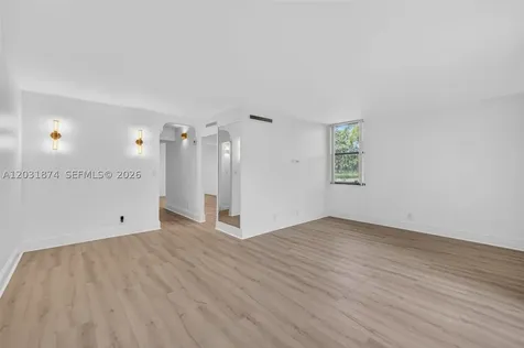 20300 W Country Club Drive Aventura FL 33180