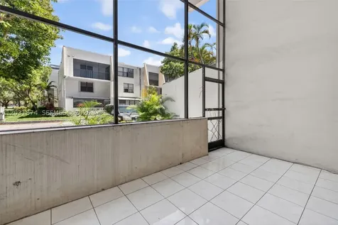 20300 W Country Club Drive Aventura FL 33180