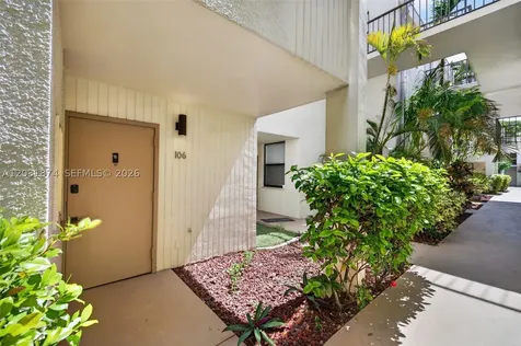 20300 W Country Club Drive Aventura FL 33180
