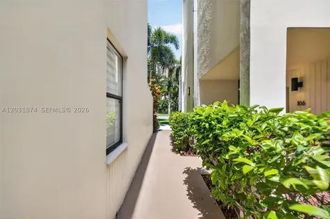 20300 W Country Club Drive Aventura FL 33180