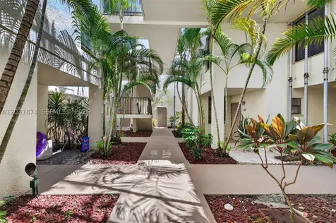 20300 W Country Club Drive Aventura FL 33180