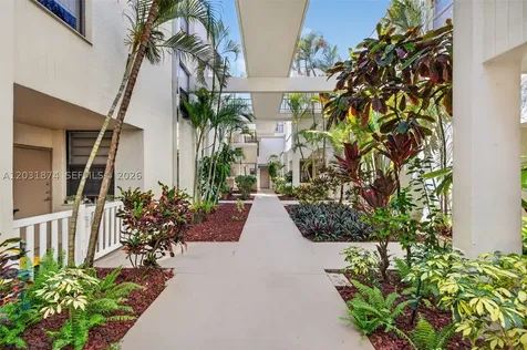 20300 W Country Club Drive Aventura FL 33180