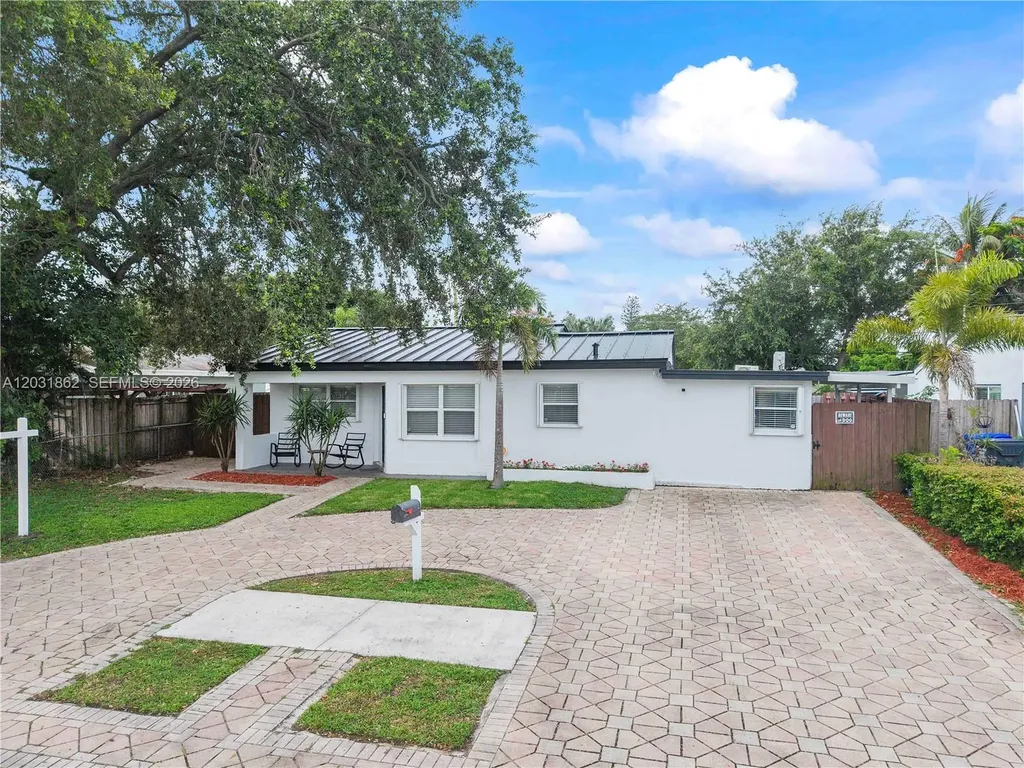 6810 Douglas Street Hollywood FL 33024