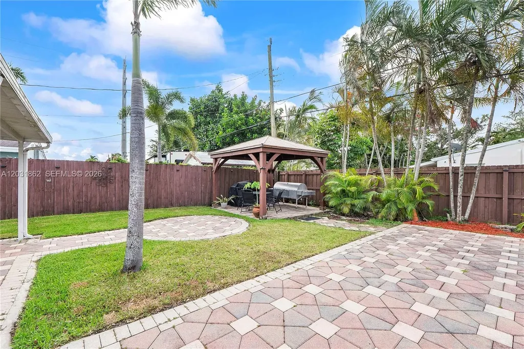 6810 Douglas Street Hollywood FL 33024