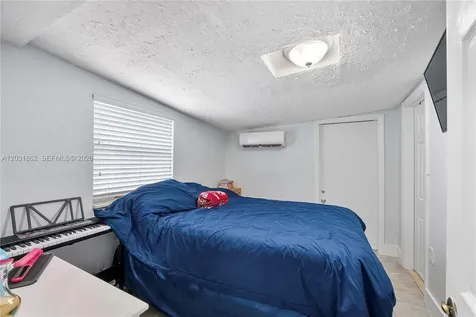 6810 Douglas Street Hollywood FL 33024