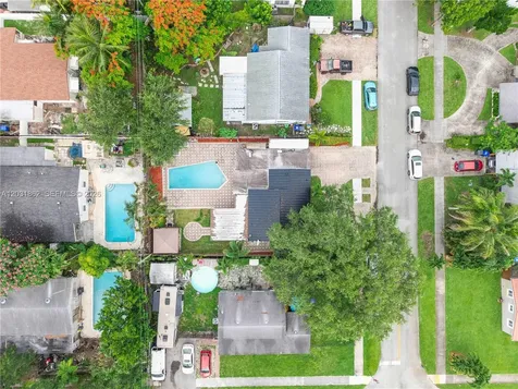 6810 Douglas Street Hollywood FL 33024