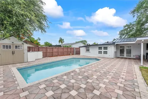 6810 Douglas Street Hollywood FL 33024
