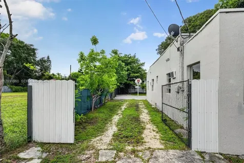 836 NW 29th Terrace Miami FL 33127