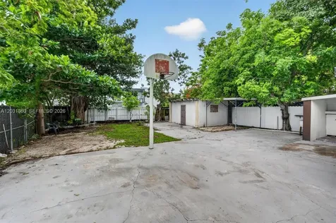 836 NW 29th Terrace Miami FL 33127