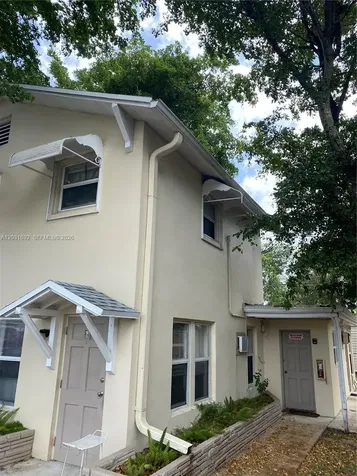26 SE 13th Terrace Dania Beach FL 33004