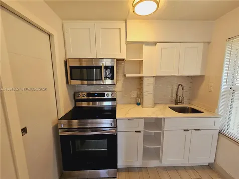 26 SE 13th Terrace Dania Beach FL 33004