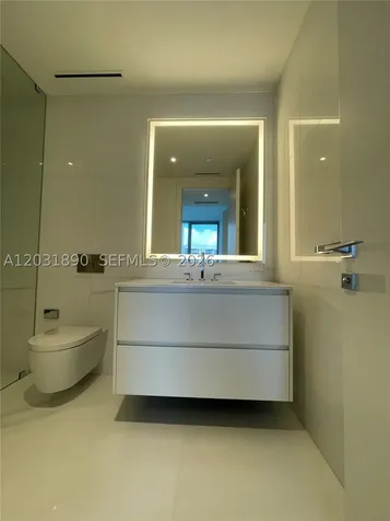 300 Biscayne Blvd Way Miami FL 33131