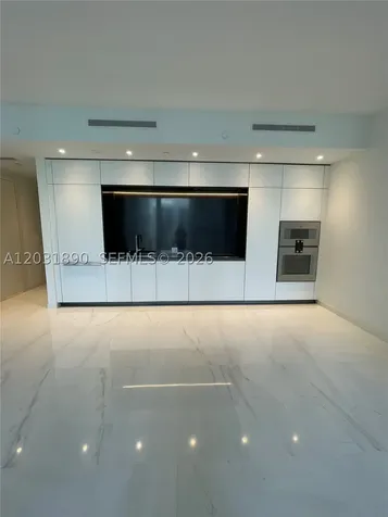 300 Biscayne Blvd Way Miami FL 33131