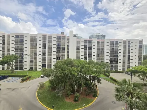 16919 N Bay Road Sunny Isles Beach FL 33160