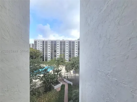 16919 N Bay Road Sunny Isles Beach FL 33160