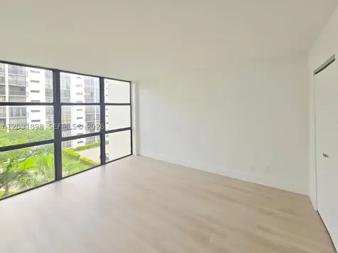 16919 N Bay Road Sunny Isles Beach FL 33160