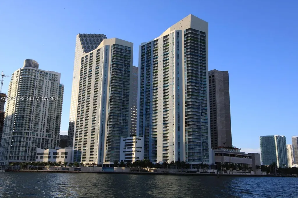 325 S Biscayne Boulevard Miami FL 33131