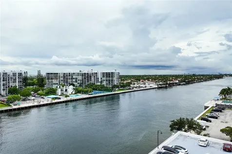 3000 S Ocean Drive Hollywood FL 33019
