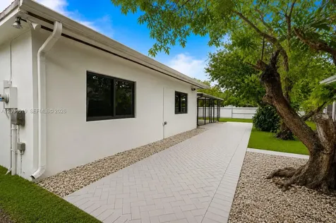 9161 SW 181st Terrace Palmetto Bay FL 33157